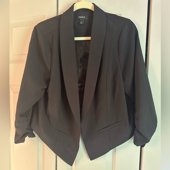 Torrid Cropped Blazer size 0 - Picture 1 of 6
